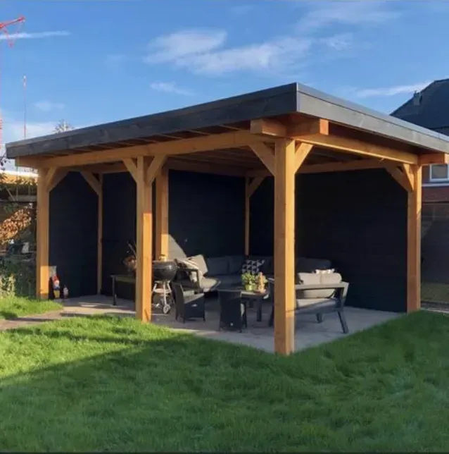 Douglas tuinhuis in aanbouw